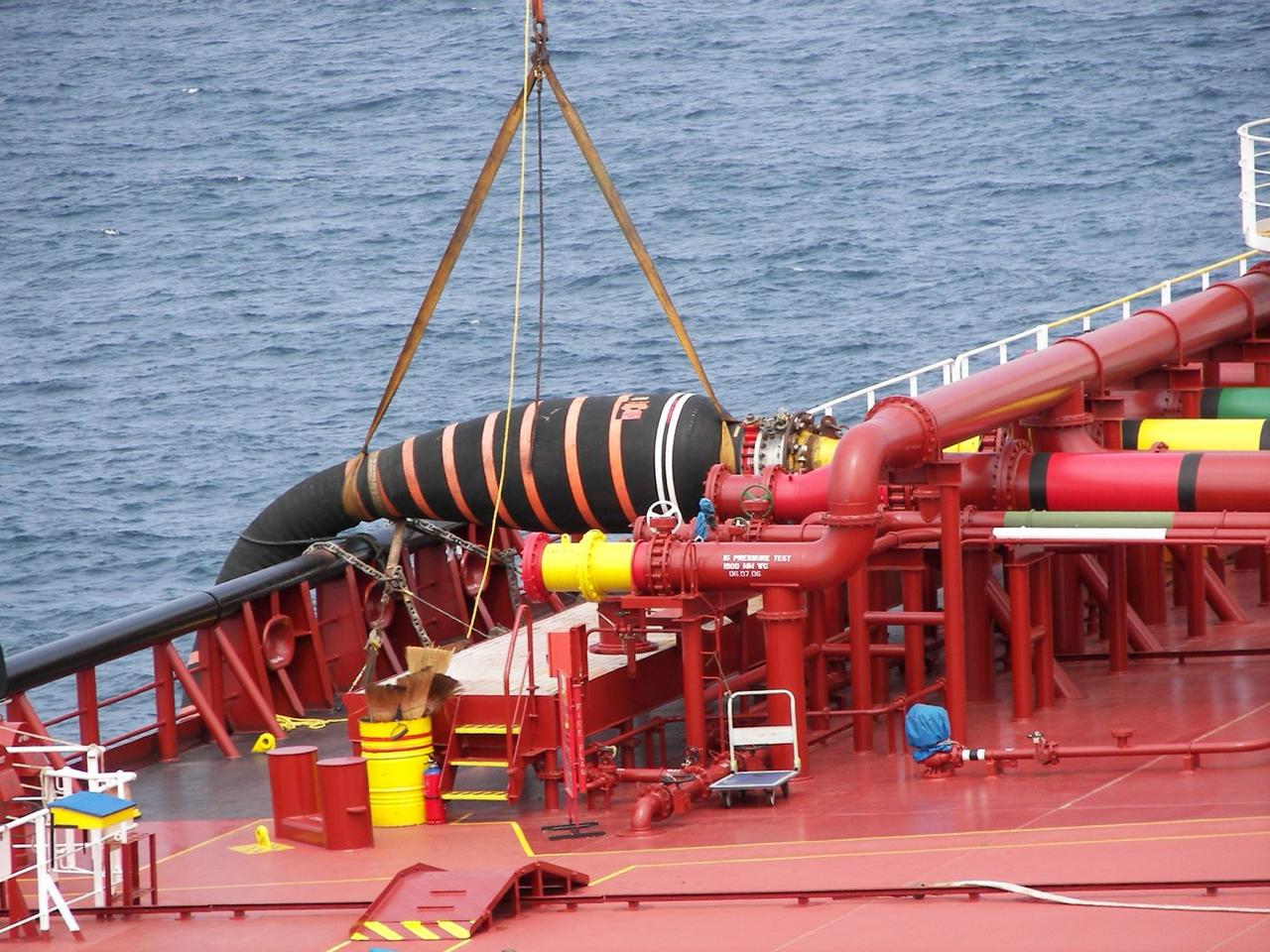 Cargo manifold and hose connection on a tanker deck