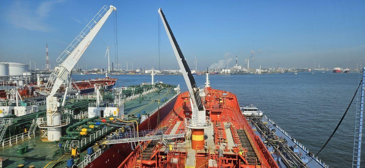 Mooring winch drum and lines on a tanker deck